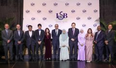 Group photo shows Dato Seri Paduka Awang Haji Ahmad bin Pehin Or